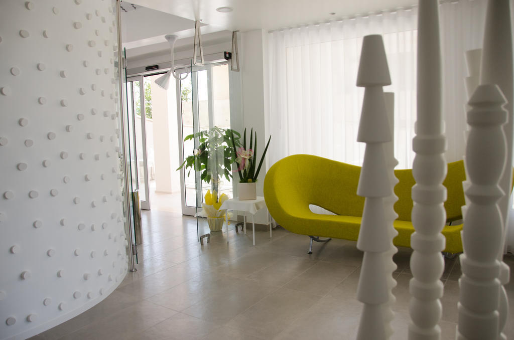 Quihotel Porto Cesareo Exteriör bild